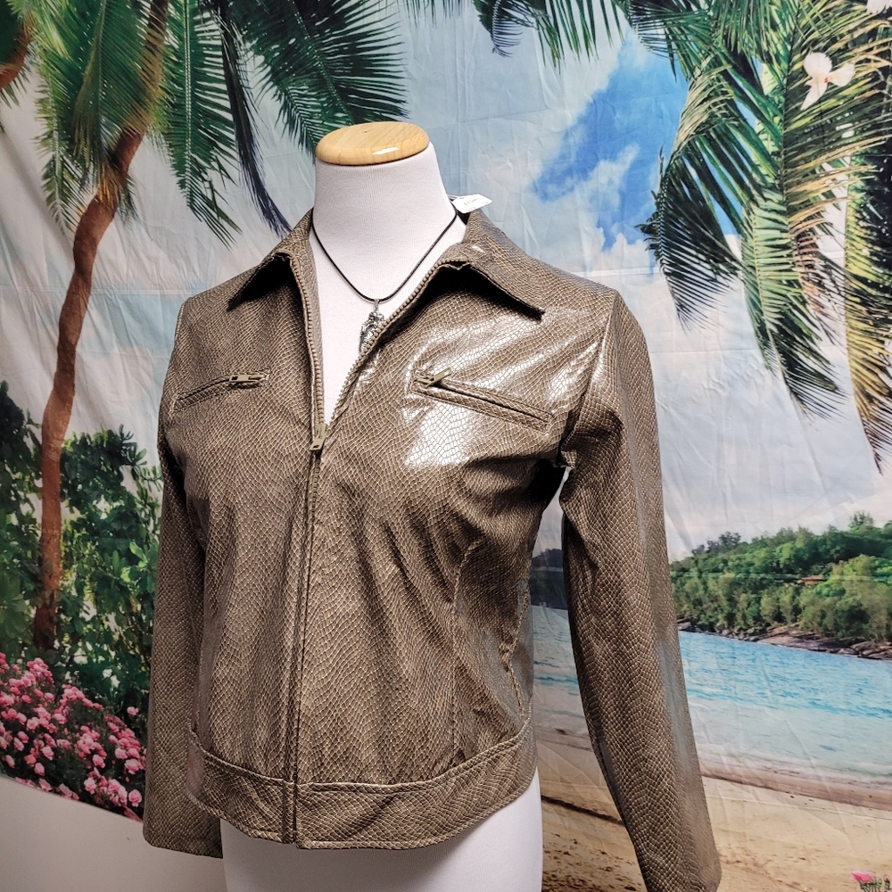 REDUCED...NokNok Taupe(snake) cropped jacket